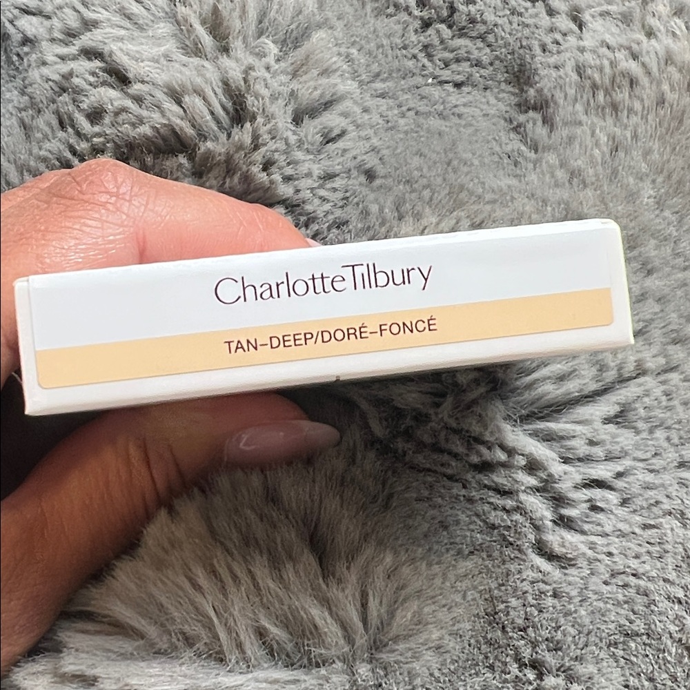 CHARLOTTE TILBURY Airbrush Flawless Finish Blurring and setting powder - Picture 11 of 12